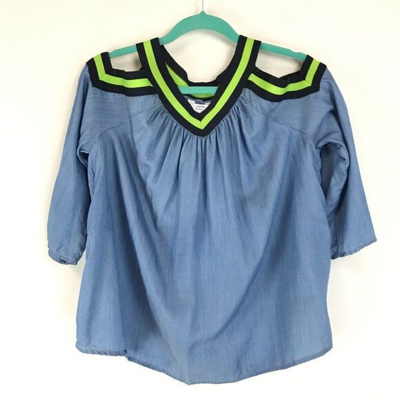 Crown & Ivy Chambray Cold Shoulder Top Women's Size Medium Blue Striped Cutouts - Picture 1 of 8